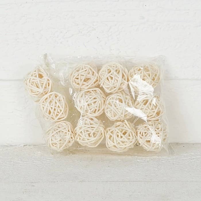 Cream Twiggy Rattan Balls - Bag of 12