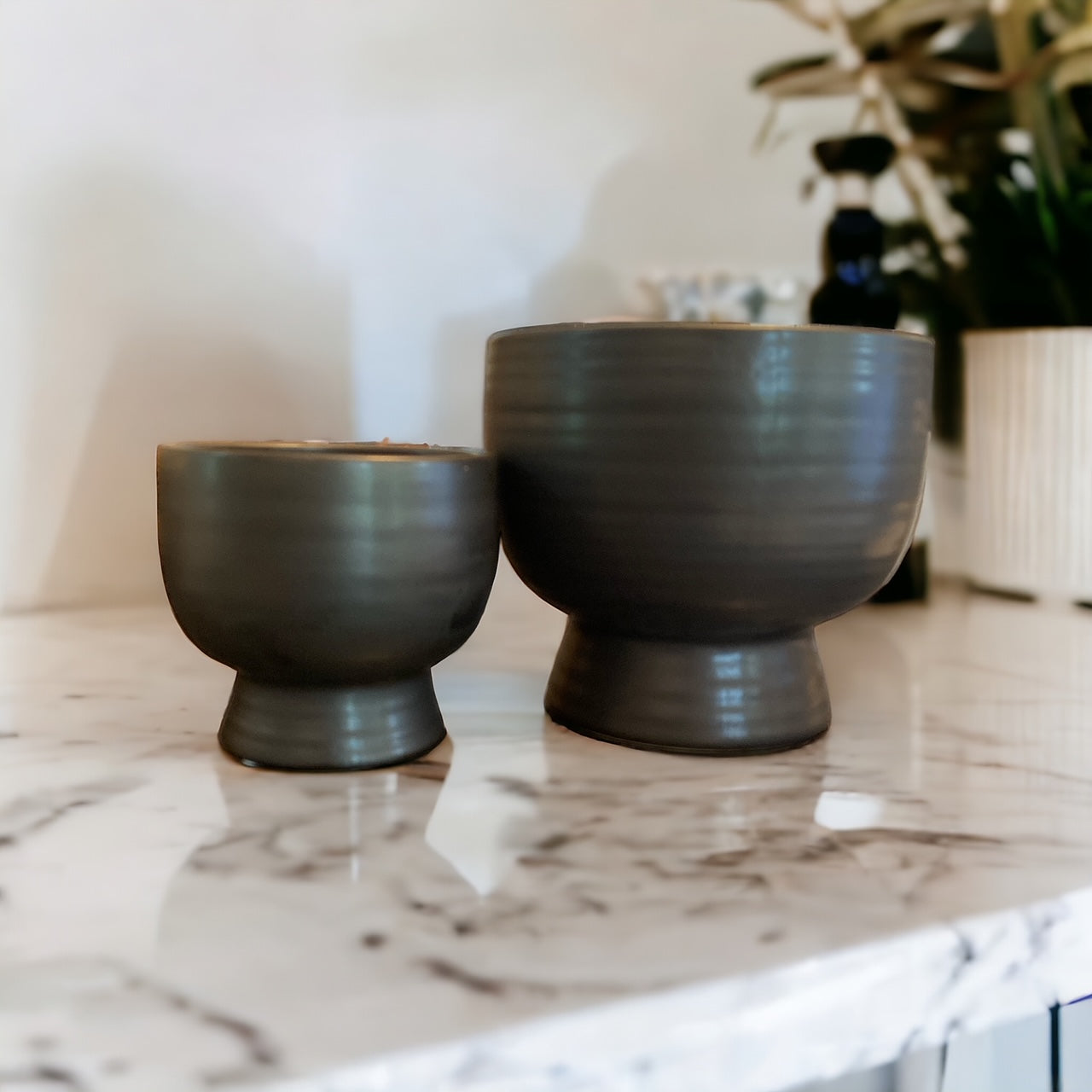 Black Round Planters