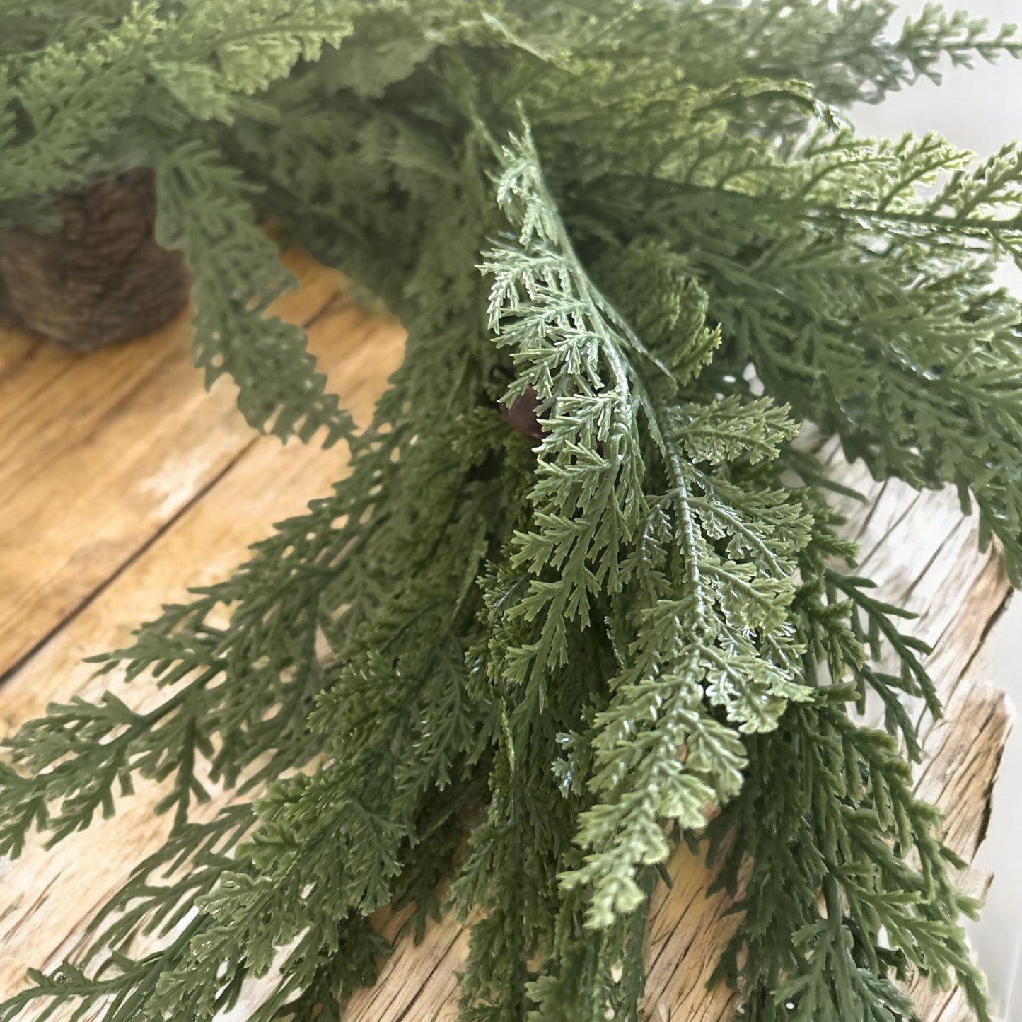 Cedar Deluxe Garland - 6'