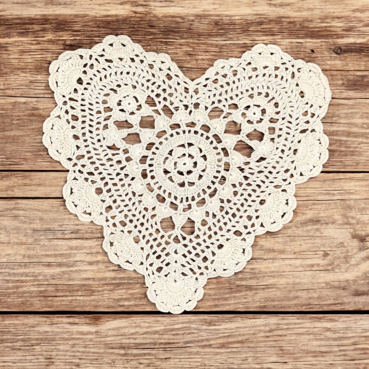 Annie's Treasures Doilies in Heart Shape