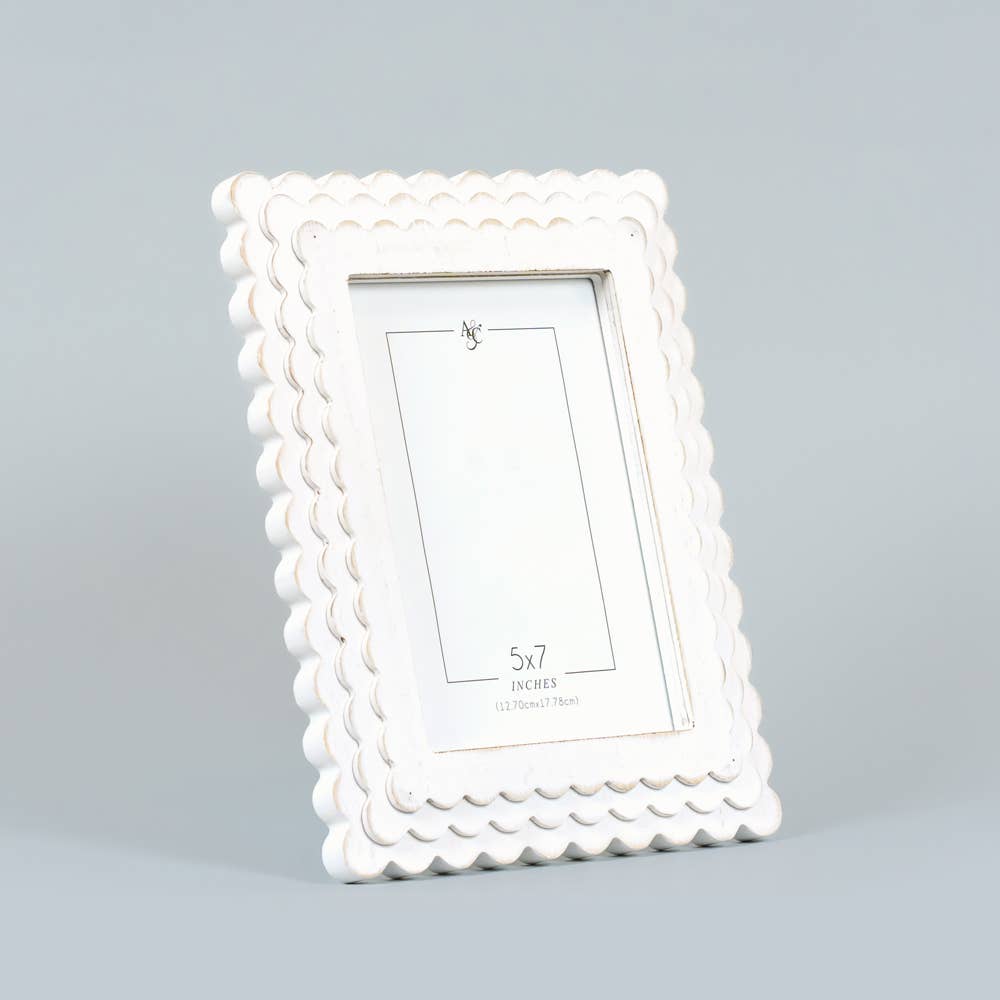 Wood Scalloped Picture Frame - 5”x7”