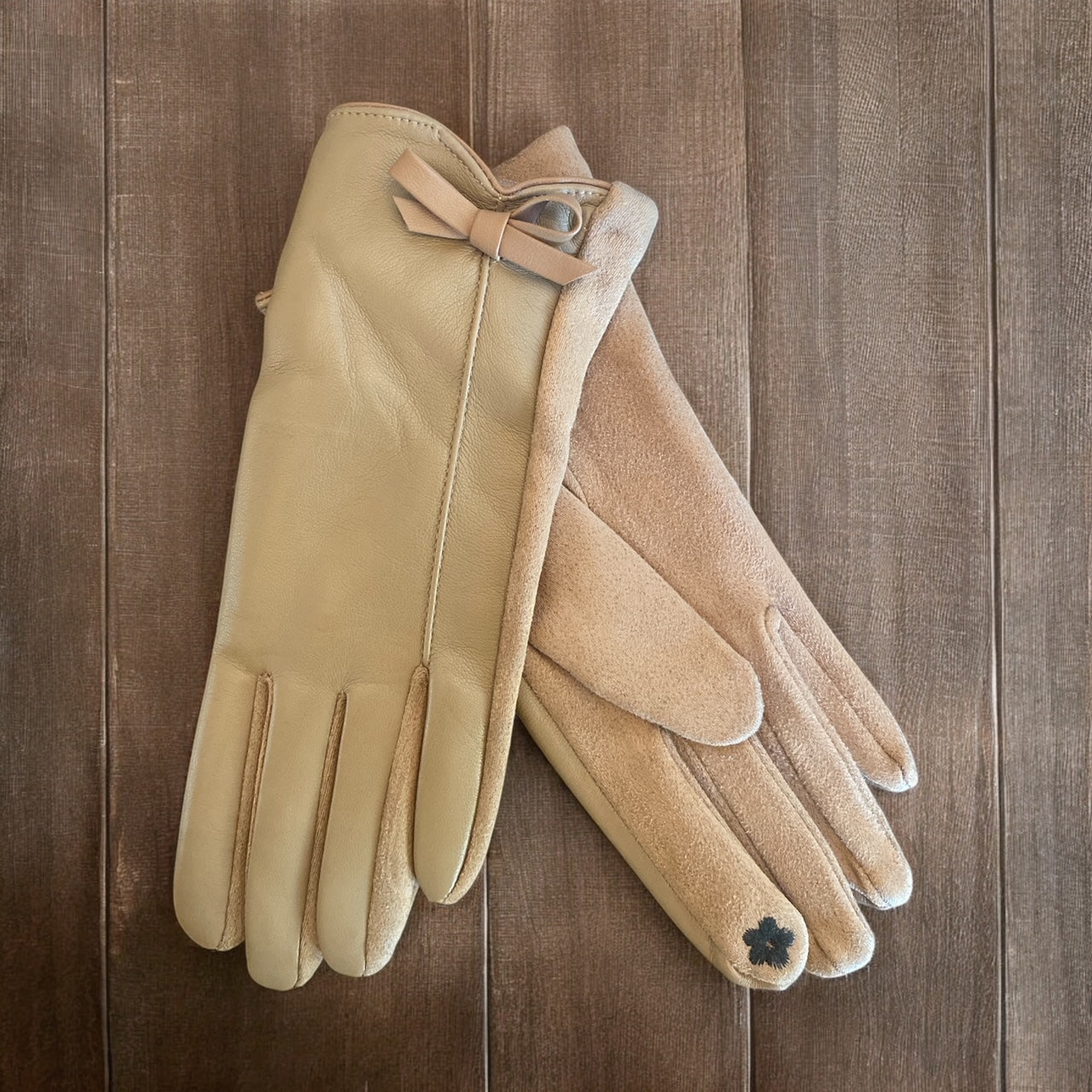 Women's Vegan Leather Bow Trim Gloves