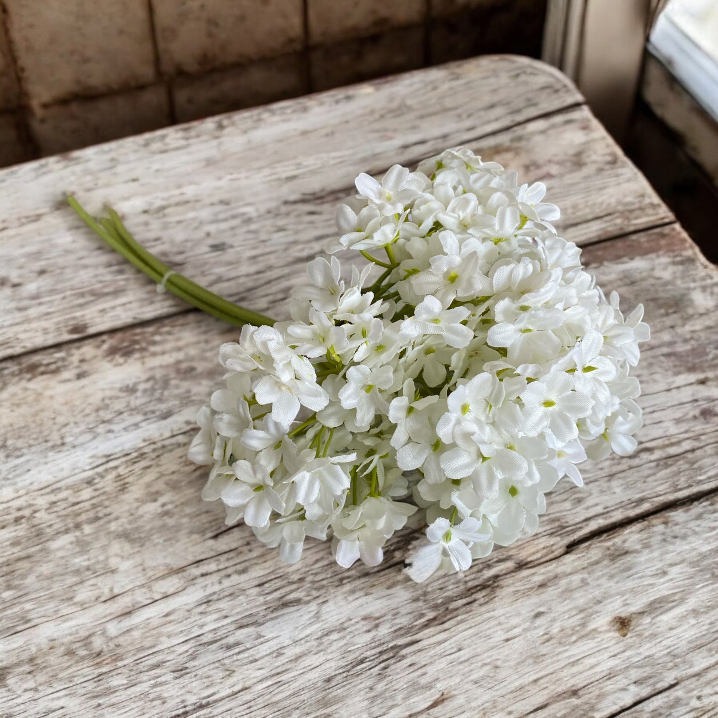 White Lilac Pick - 13"